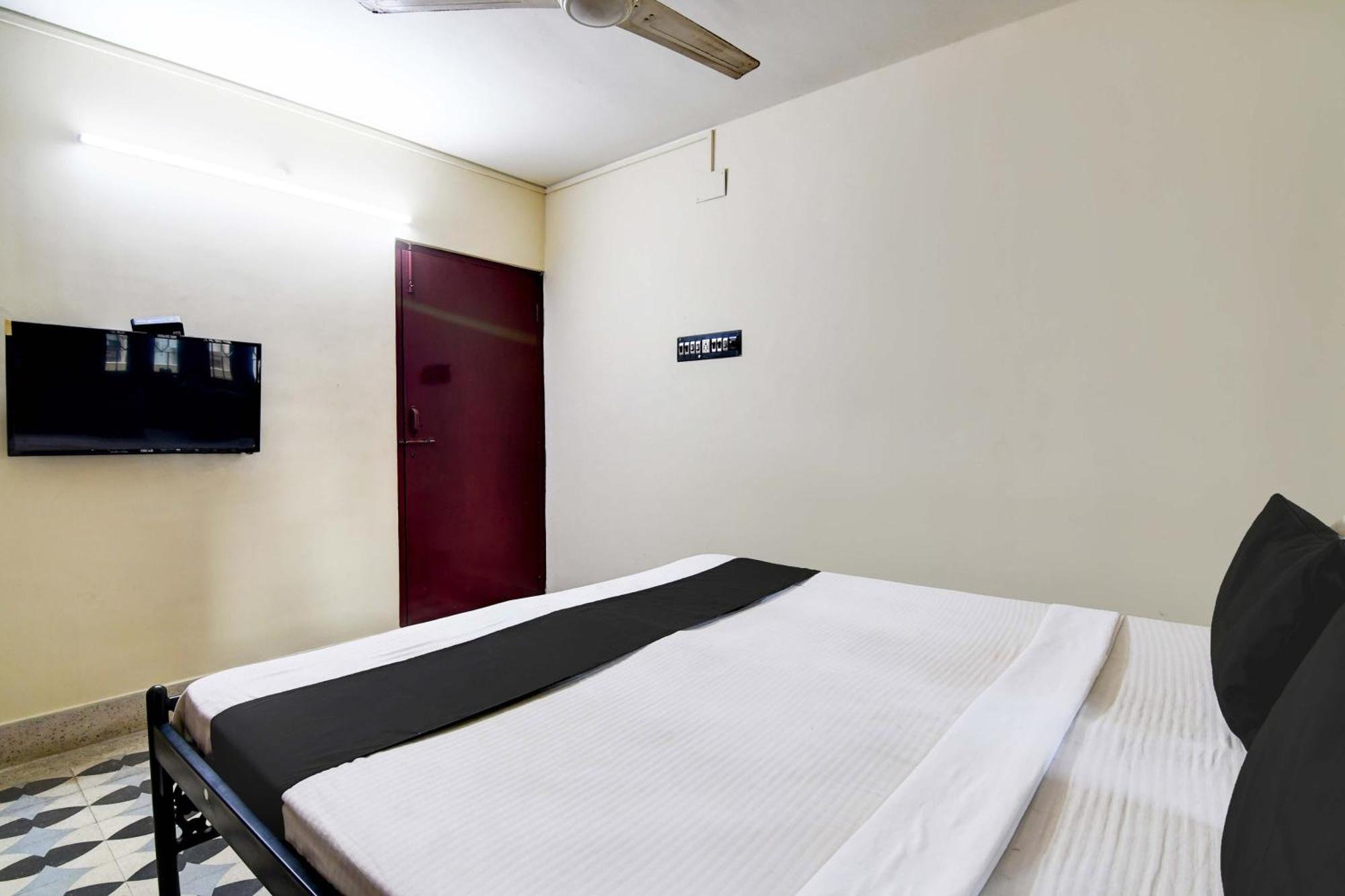 Oyo Simplex Guest House Behala Kolkata Eksteriør bilde